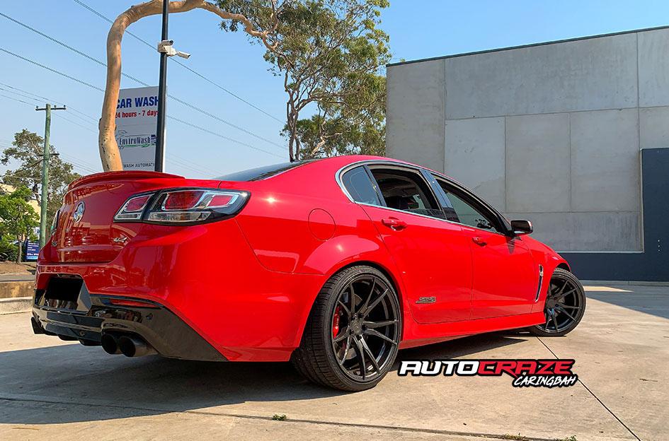 HOLDEN-COMMODORE-SF06-SATIN-BLACK